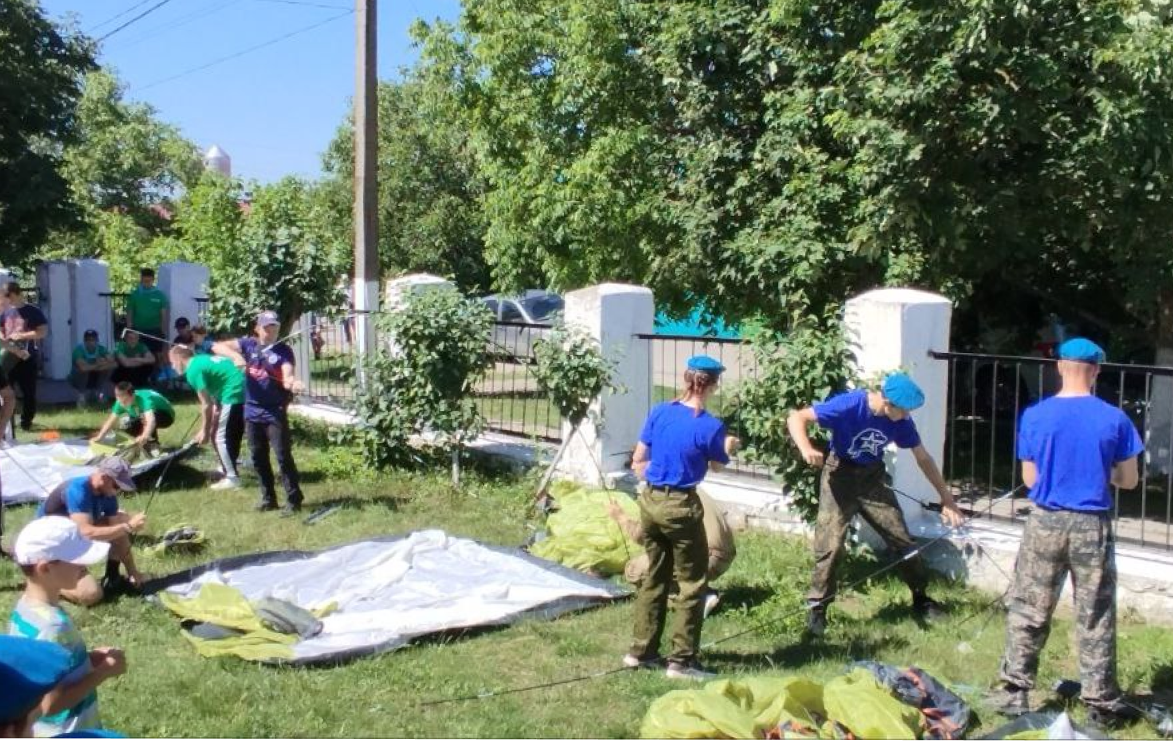 Сотрудники ФНЦБЗР приняли участие в организации спортивной военно-тактической игры "Зарница"